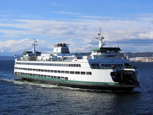 ferry, boat, water, puget, sound, nature, seattle. US Ferry Travel: Planning Around Tides and Marine Forecasts