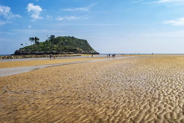 low tide, sea, landscape, island, nature, sand. Building a two-day island trip around the tide, not the clock