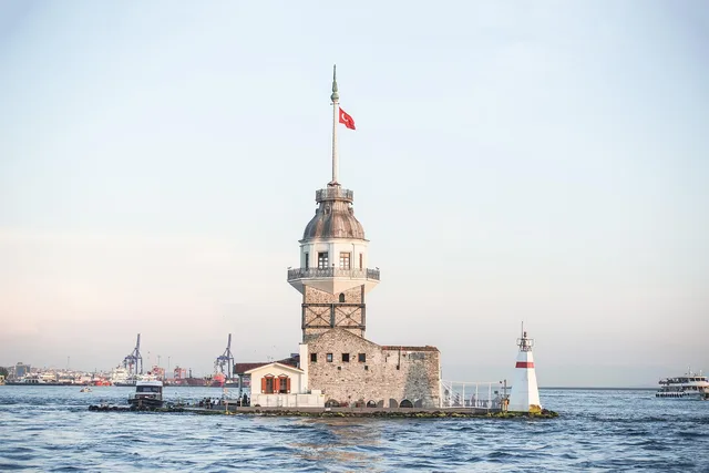 istanbul, leanderturm, turkey, tourism, nature, sunset, ferry, port, lighthouse, excursion, point of interest, sightseeing, holiday, vacations, bosphorus. How to build slack into a ferry trip so a wrong guess stays survivable