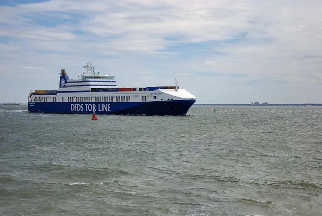ferry, north sea, ship, vlissingen, nature, sea, container, tide, watt, flood. How NOAA tides and hurricane season shape a US ferry planning calendar