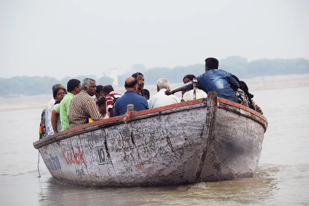 boat, ferry, river, cruise, varanasi, ghats, tourism, sailor, travel, varanasi, varanasi, varanasi, varanasi, varanasi, sailor