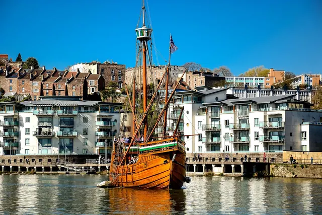 bristol, harbour, nature, boat, england, uk, water, britain, port, quay, ship, tourism, cityscape, ferry, houseboat, matthew, docks, city, nautical, skyline, waterfront, harbor, ma. Packing for a boat tour: dress for the water, not the dock