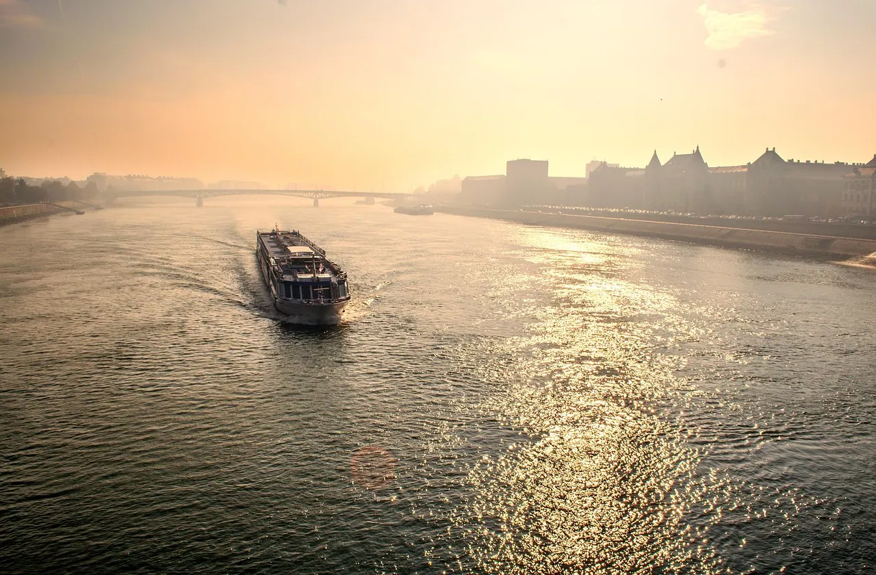 budapest, river, ferry, boat, hungary, city, urban, cityscape, bridge, water, nature, tourism, capital